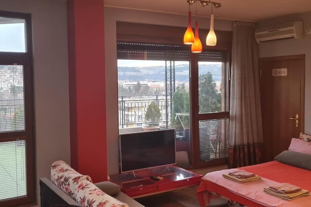 Unique Studio- Great Balcony And View! Parking Possibility! Veliko Tárnovo Exterior foto