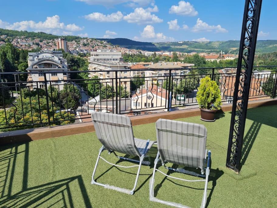 Unique Studio- Great Balcony And View! Parking Possibility! Veliko Tárnovo Exterior foto