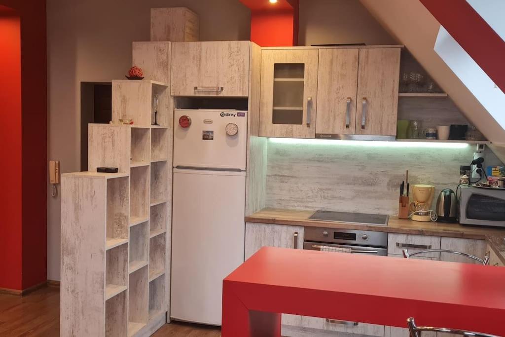 Unique Studio- Great Balcony And View! Parking Possibility! Veliko Tárnovo Exterior foto