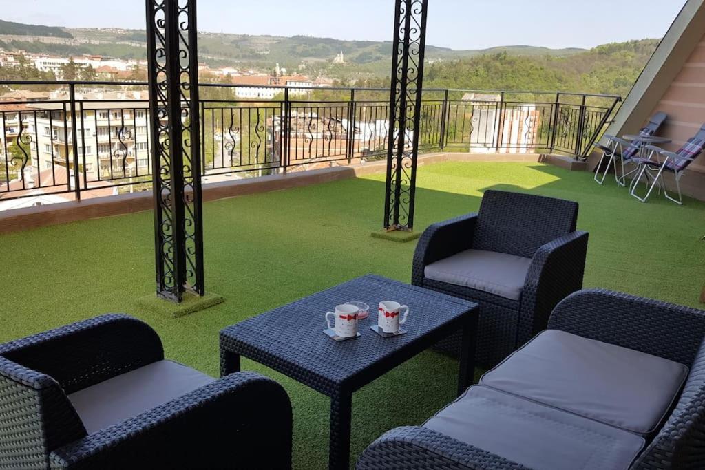 Unique Studio- Great Balcony And View! Parking Possibility! Veliko Tárnovo Exterior foto